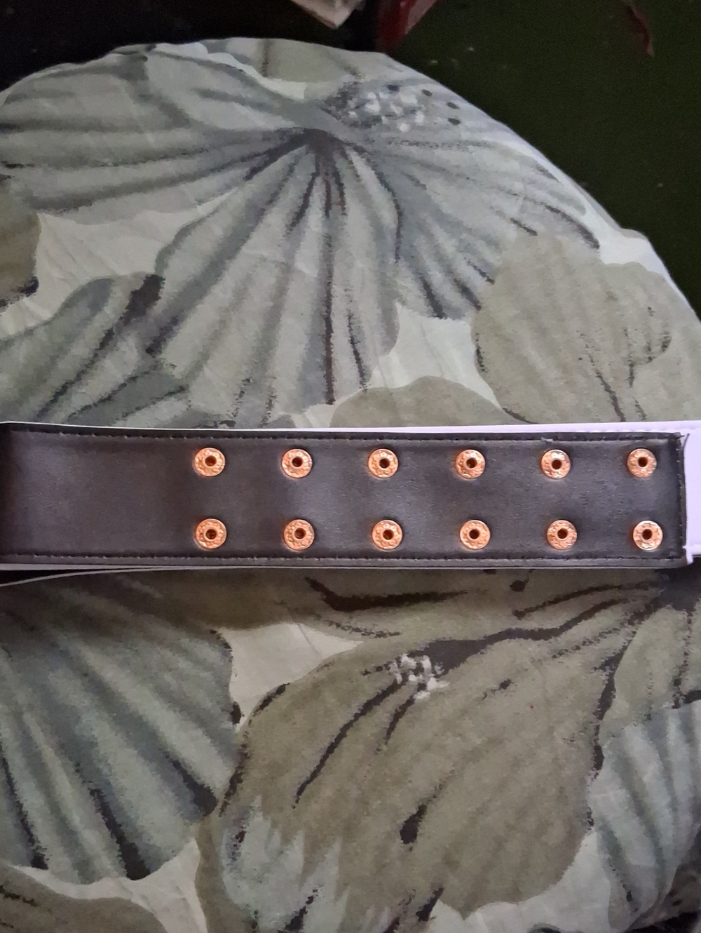 White Women's Stretch Belt with Gold Ring Accent - Picture 8 of 8